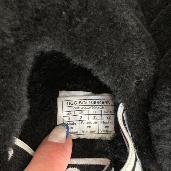 UGG girls Fluff Yeah Slippers slide on sandals faux fur kids fuzzy cozy house - Picture 11 of 13